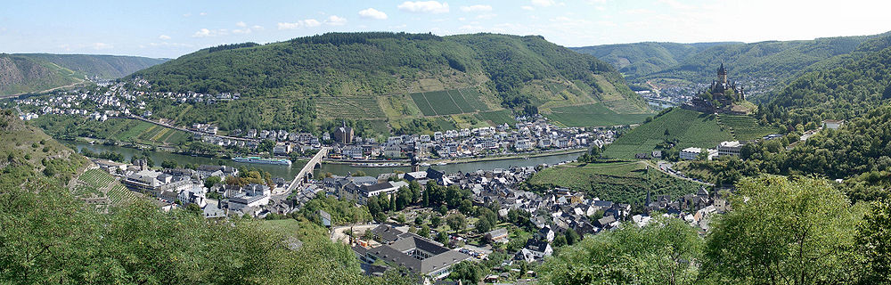 Panorama von Cochem mit der Reichsburg Cochem auf der rechten Seite