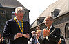 Der Aachener Oberbürgermeister Linden mit Karlspreisträger Clinton
