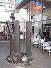 Skulptur Drei Stehende