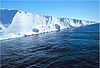 Ein Schmelzen der Eismassen von Nord- und Südpol würde den Meeresspiegel um mehrere Meter anheben