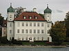Schloss Ammerland im Ortsteil Ammerland – vom Starnberger See aus gesehen