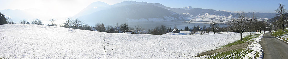 Das Ägerital im Winter (Aufnahme oberhalb von Oberägeri vom 11. Dezember 2005)