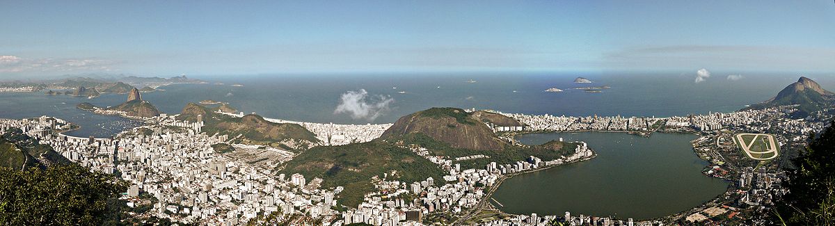 Blick vom Corcovado über das Zentrum, Botafogo, den Zuckerhut, Copacabana und Ipanema