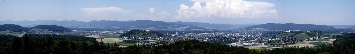 Panorama von Lenzburg (rechts), Staufen (Mitte) und Schafisheim (links); vom Esterliturm aus gesehen