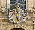 Bamberg St Jakob Fassade Wappen Adam Friedrich von Seinsheim.jpg