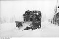 Bundesarchiv Bild 101I-107-1311-33, Nordeuropa, Feldbahn im Schnee, Lokomotive.jpg