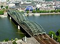 Hohenzollernbrücke mit Widerlagern und Reiterdenkmälern