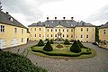Schloss Antfeld, Renteigebäude, Wohn-, Wirtschafts- und Garagengebäude, Schloßkapelle, Schloß-Gartenanlage, Schloßmauer(4 Objekte)