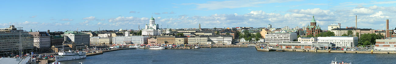 Blick auf die Bucht vor Helsinki, den Dom und die Uspenski-Kathedrale