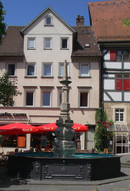 Krautmarktbrunnen am Hafenmarkt, Brunnen Esslingen am Neckar.png
