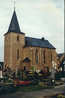 Die Kirche mit Kirchhof