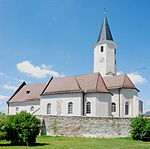 Kath. Pfarrkirche Mariae Himmelfahrt und Friedhof