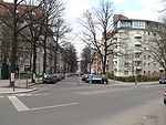 Johann-Georg-Straße von der Nestorstraße aus gesehen