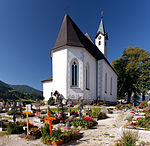 Kath. Pfarrkirche hl. Leopold und Friedhof