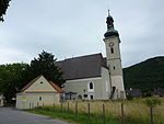 Kath. Pfarrkirche hl. Quirinus mit Friedhof und Kleindenkmalen