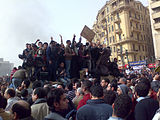 Bei der Revolution in Ägypten wird der Präsident Husni Mubarak zum Rücktritt gezwungen.