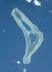 Nanumea-Atoll mit der Insel Temotufoliki im Osten