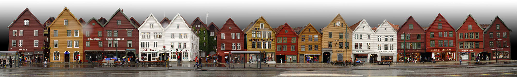 Das Hafenviertel bzw. Bryggen oder früher Tyske Bryggen bei typischem Regenwetter