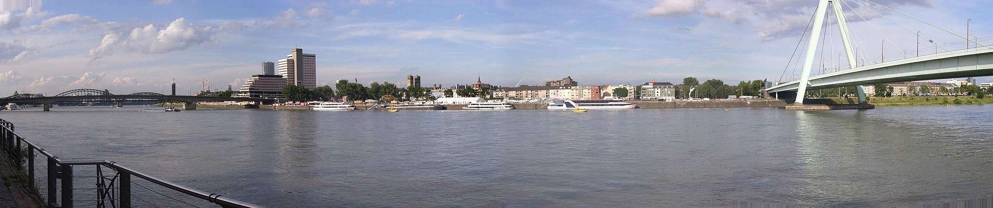 Panoramamontage Köln-Deutz