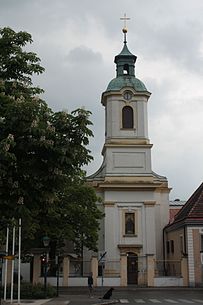 Pfarr- und Wallfahrtskirche im Zentrum Maria Enzersdorfs