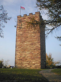 Der Wasserturm von Sternenfels auf dem Schlossberg an der Stelle der einstigen Burg