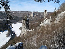 Burg Hexenturm mit Blick auf das Donautal.JPG