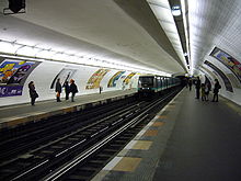Metro Paris - Ligne 1 - Les Sablons (2).jpg