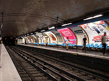 Metro de Paris - Ligne 13 - station La Fourche 01.jpg