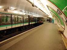 Metro de Paris - Ligne 1 - Porte Maillot 03.jpg