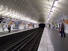 Paris station Avron 2009.jpg