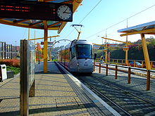 Praha, Barrandov, tramvaj ve stanici Geologická.jpg
