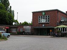 S-Bahn Berlin Potsdam Griebnitzsee Entrance.jpg