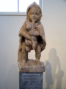 Statuette of a boy with a dog NAMA 3485 (DerHexer).JPG