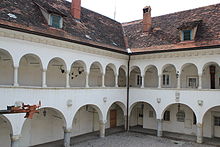 Wolfsberg - Schloss Bayerhofen - Innenhof2.JPG