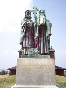 Statuengruppe von Kyrill und Methodius