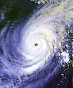 VIS – Satellitenbild vom 29. April 1991, 06:23 UTC. Der Zyklon war wahrscheinlich zu diesem Zeitpunkt ein Wirbelsturm der Kategorie 4 und verstärkte sich noch.