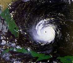 Hurrikan Andrew bei der Annäherung an die Bahamas und Florida als ein Kategorie-5-Hurrikan