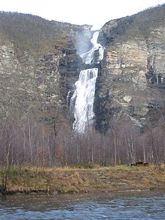 Der Mollisfossen-Wasserfall