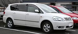 2001-2003 Toyota Ipsum.jpg