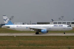 Ein Airbus A321-200 der Aigle Azur