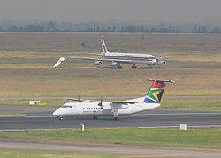 Eine Bombardier Dash 8Q-300 der South African Express Airways