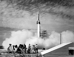 Start von Bumper 8, der erste Raketenstart von Cape Canaveral