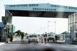 Militärische Logistics Base am Flughafen Grootfontein im Sommer 1989, damals noch unter der Verwaltung von Südwestafrika.