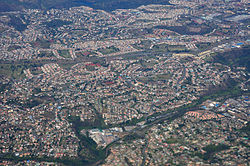 Blick auf ein Wohnviertel Durbans aus der Luft