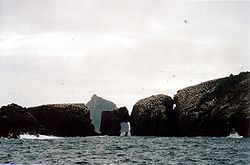 Eilean a' Ghobha und Roareim, die beiden westlichsten der Flannan Isles