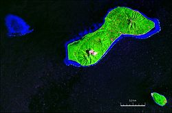 NASA Geocover 2000-Satellitenbild. Im Süden ist die Insel Makura zusehen, und im Westen das Pula Iwa Reef (Cook Reef).