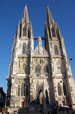 Fassade St.Peter Regensburg.JPG