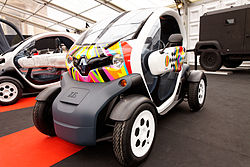 Einheit mit Sonderausstattung des serienreifen Twizy auf der Festival Automobile International im Januar 2011.