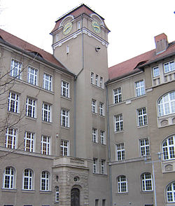 Georg-Cantor-Gymnasium (Halle).jpg