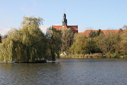 Mühlenteich und Klosterkirche St. Michael